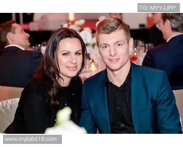 西班牙足球明星的妻子们：她们的魅力与生活背后的故事